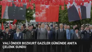 Vali Önder Bozkurt Gaziler Gününde Anıta Çelenk Sundu